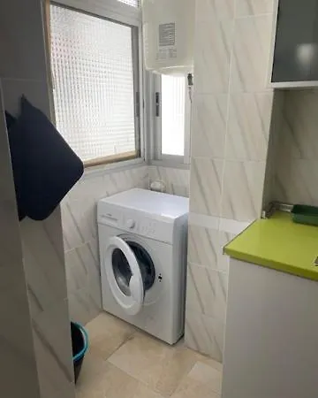 Matrimonio En Vivienda Compartir Recien Reformada *